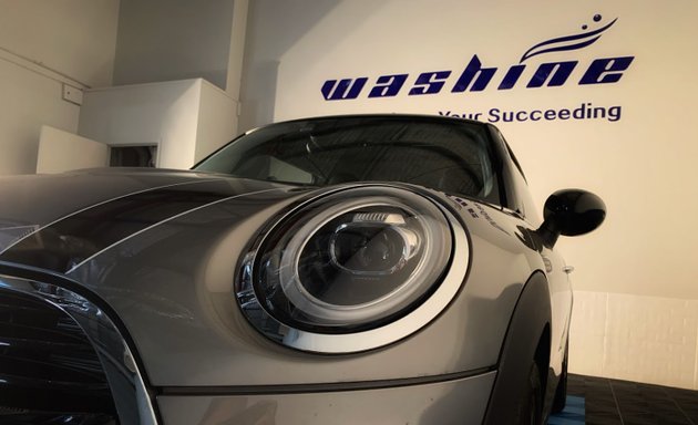 Photo of Washine car wash service
