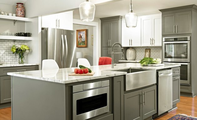 Photo of Greenwood Cabinet & Countertop - Cabinets & Kitchen Countertops Abbotsford