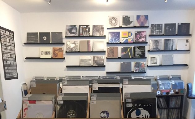 Foto von black.round.twelve - record store & distribution