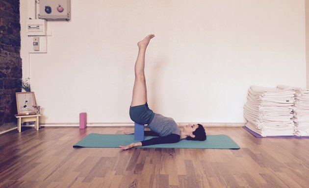 Photo de YogaOwl - Ashtanga Yoga, Yoga Iyengar et yoga prénatal à Lyon 7