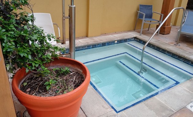Photo of La Quinta Inn & Suites by Wyndham San Antonio Medical Ctr NW