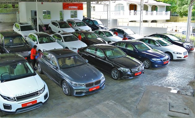 Photo of STEERINGS premium pre-owned car showroom