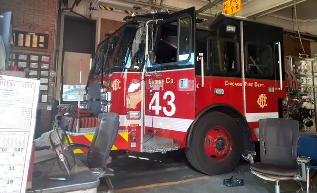 Photo of Chicago Fire Department Engine 43 Ambulance 3
