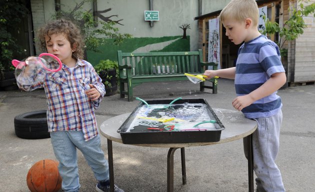 Photo of Robert Owen Nursery School and Children's Centre