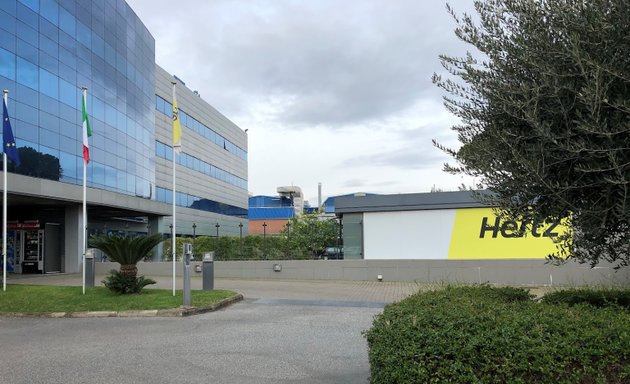 foto Hertz Roma Tiburtina GRA - Via del Casale Cavallari 204