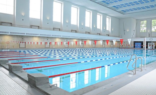 Foto von Schwimmhalle Finckensteinallee - Berliner Bäder