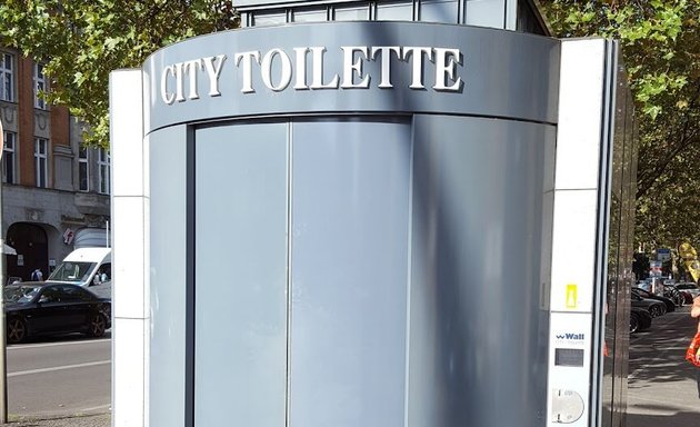 Foto von City Toilette