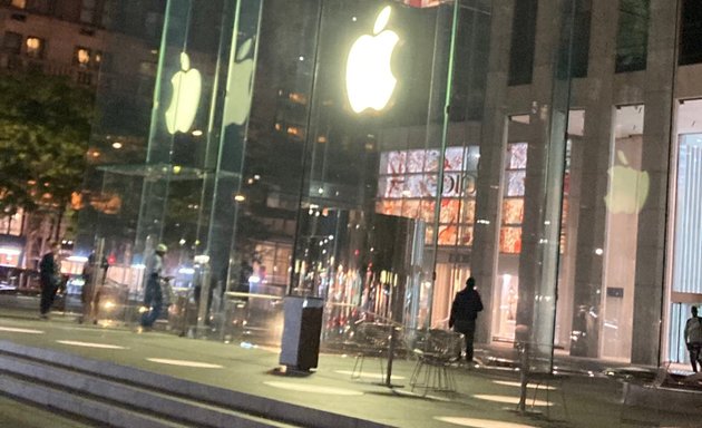 Photo of Apple Fifth Avenue