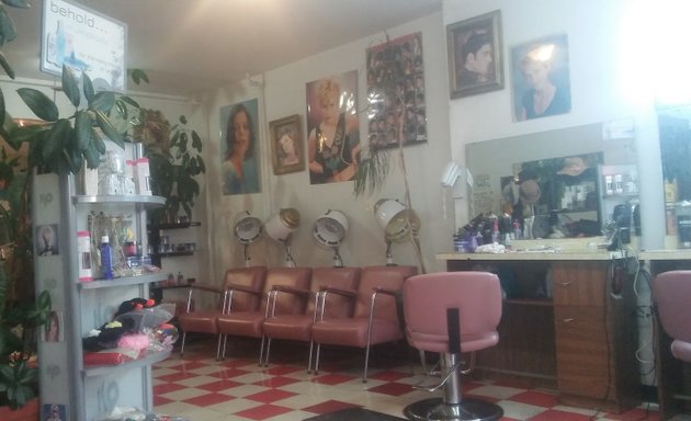 Photo of Esperanza Salon De Belleza