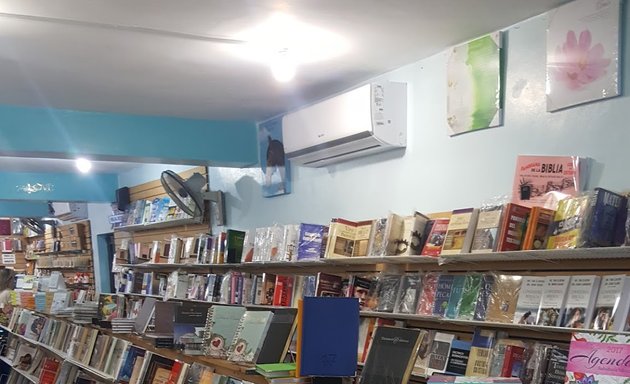 Foto de Librería Videoclub Cristiano