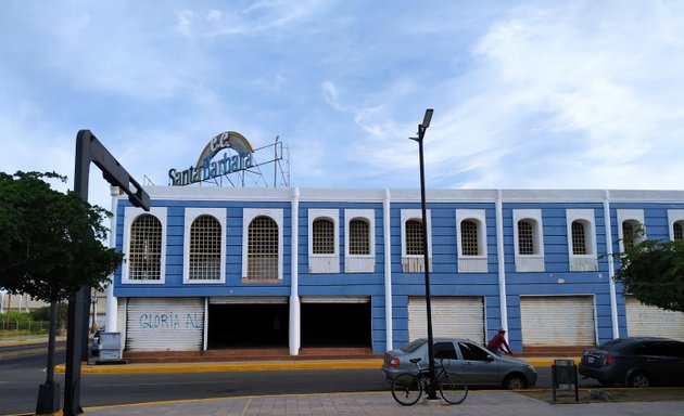 Foto de Centro Comercial Santa Barbara