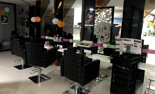 Photo of Green Trends Unisex Hair And Style Salon