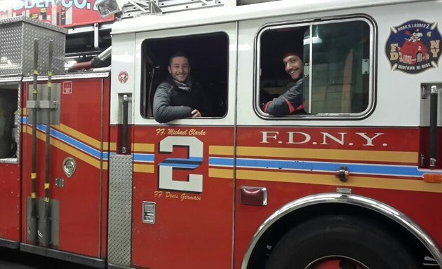 Photo of FDNY Engine 8/Ladder 2/Battalion 8