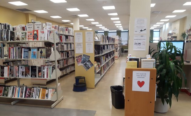 Photo of Montreal Bibliotheque
