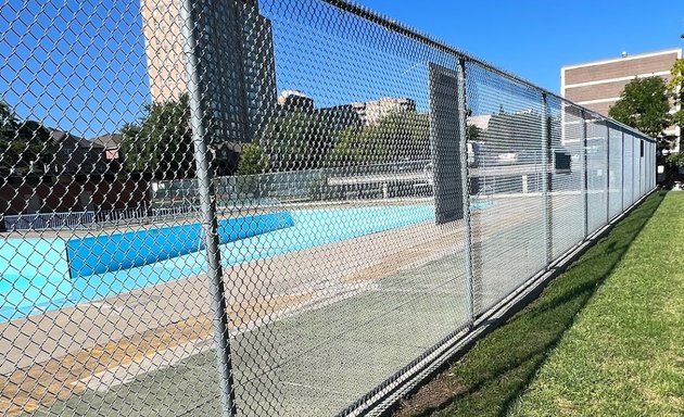 Photo of Leaside Park Outdoor Pool