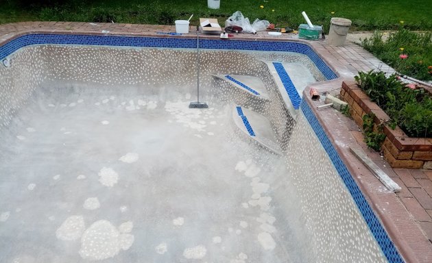 Photo of red Hearts Pool