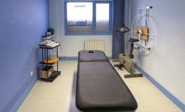Foto de Centro Fisioterapia Santutxu - Fisioterapeutas en Bilbao y a domicilio. Osteopatía en Bilbao.