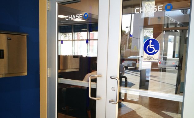 Photo of Chase Bank