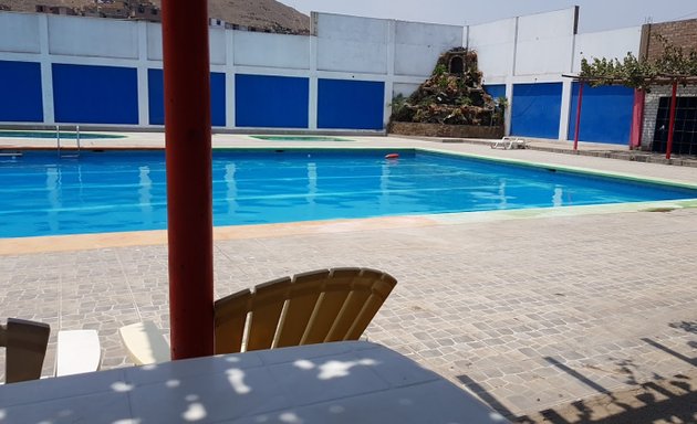 Foto de Piscina La Ballena Azul