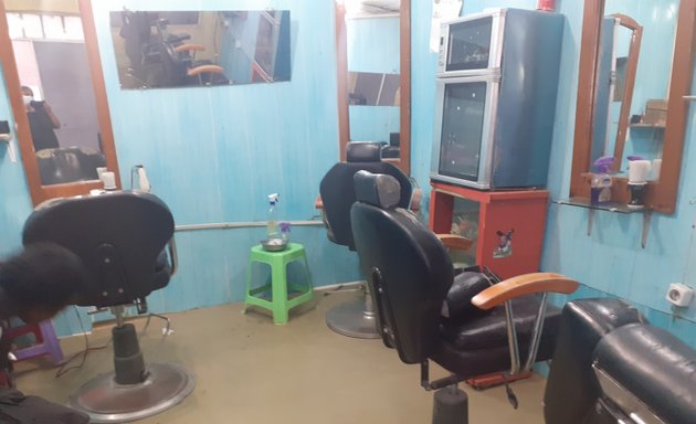 Photo of አዜብ የወንዶች የውበት ሳሎን Azeb Men's Hair salon