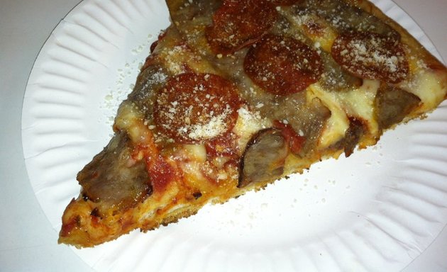 Photo of Rays pizza