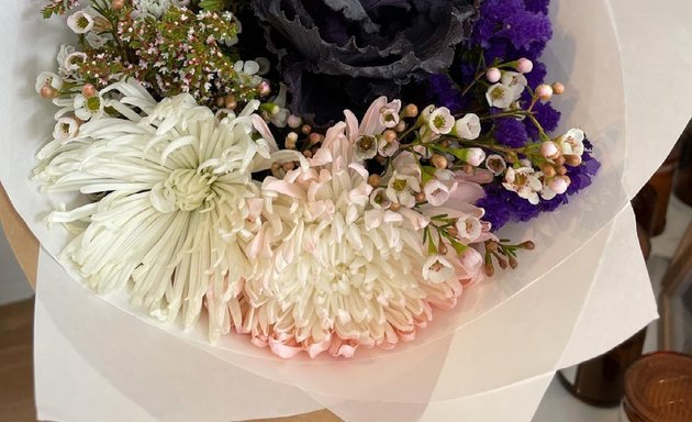 Photo of AKIRA JAINE Flowers and Gifts