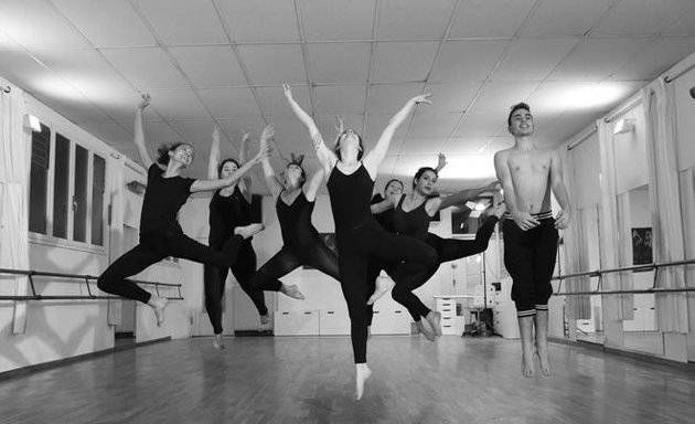 Photo de Ecole de danse moderne Solange SAVINE
