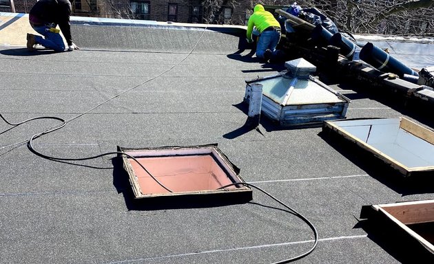 Photo of SRT roofing services