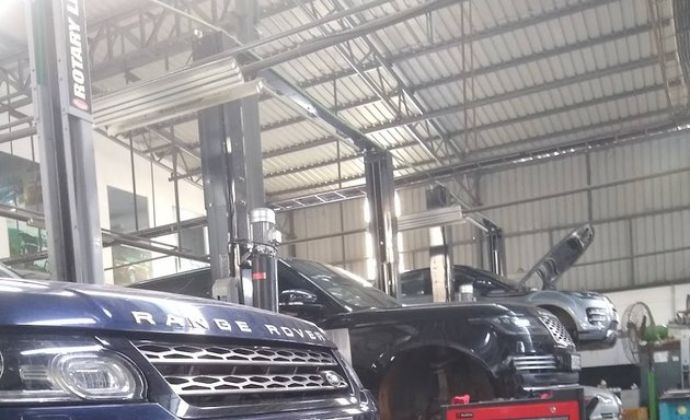 Photo of Jaguar Land Rover Service (Marqland)