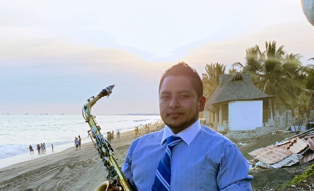 Foto de Michael Mendoza Saxofonista solista de Guatemala