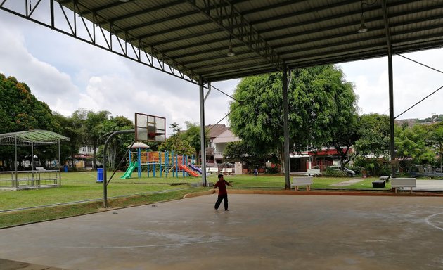 Photo of Zhong Yuan Serdang Basketball Court