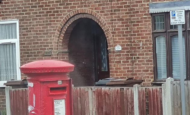 Photo of Hatfield Rd Post Box - Royal Mail