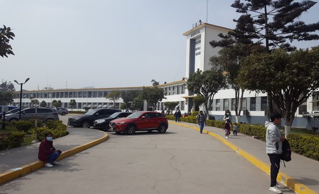 Foto de Hospital Nacional Hipolito Unanue