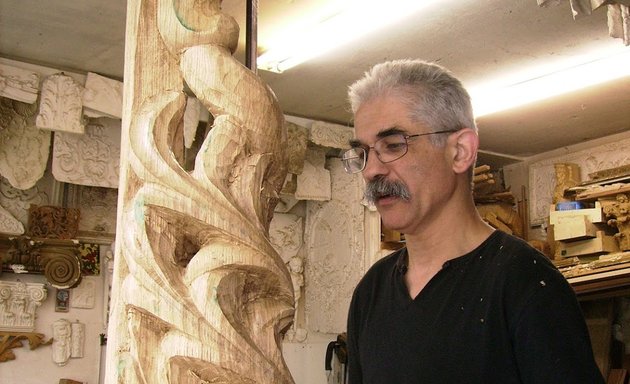 Photo de Mouchez Vincent Sculpteur sur bois