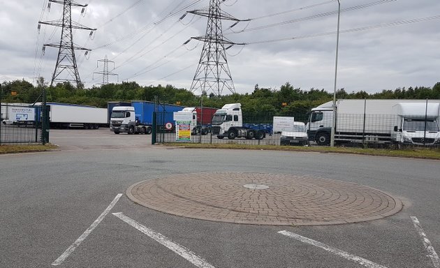 Photo of Dawsongroup truck and trailer Ipswich