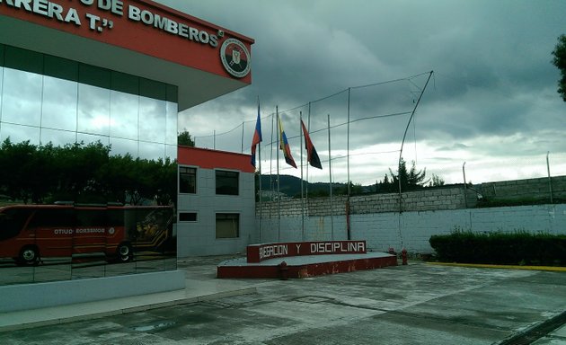 Foto de Escuela De Formacion Y Perfeccionamoento De Bomberos "Mayor Hugo Peñaherrera"