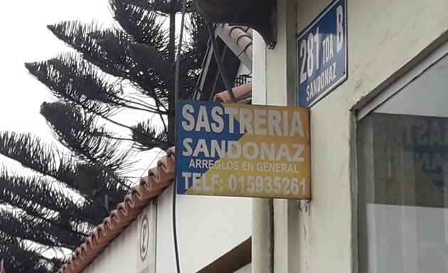 Foto de Sastrería "Sandonaz"