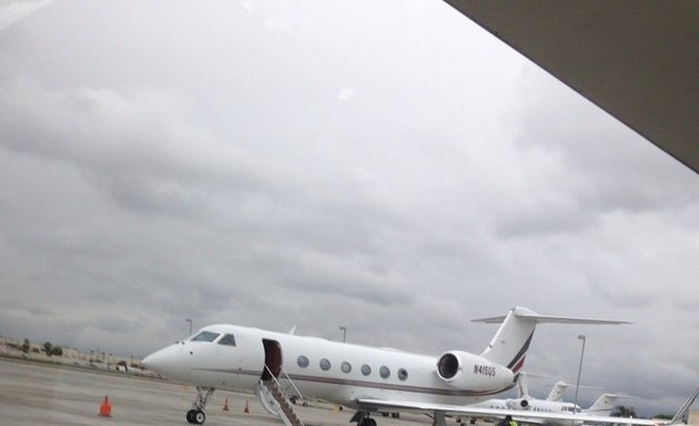 Photo of NetJets Private Boarding Lounge (VNY)