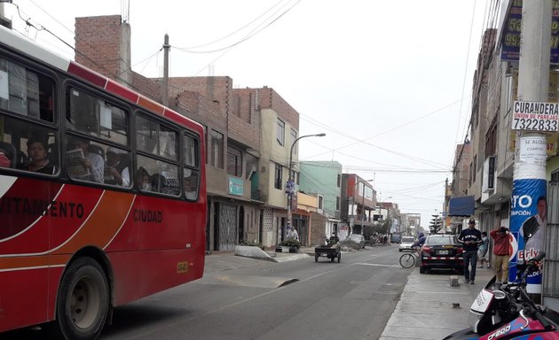 Foto de Estacionamiento Los Portales