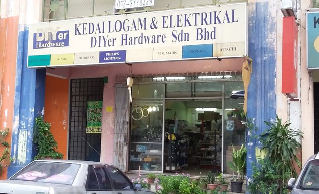 Photo of Diyer Hardware