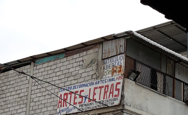 Foto de Artes y Letras