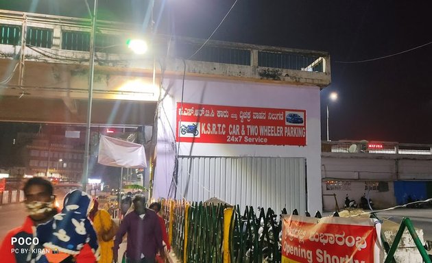 Photo of 2 wheeler 4 wheeler parking majestic bus stand