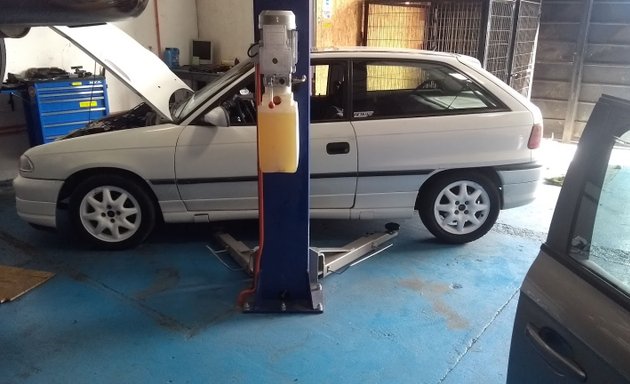 Foto de Servicio automotriz REBUFO Taller Mecanico