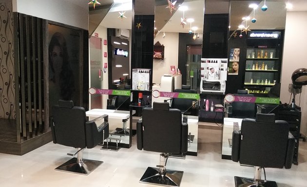 Photo of Green Trends Unisex Hair & Style Salon