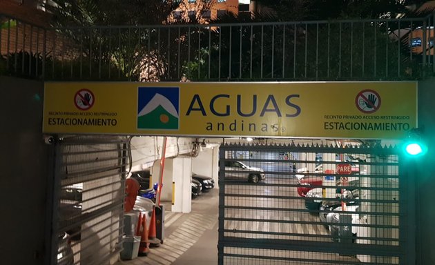 Foto de Estacionamiento Aguas Andinas