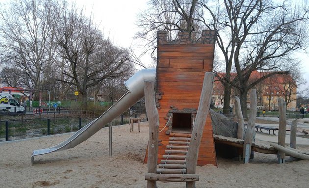 Foto von Spielplatz "Ritter Rudis Burgenland"