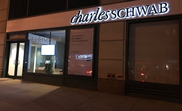 Photo of Charles Schwab