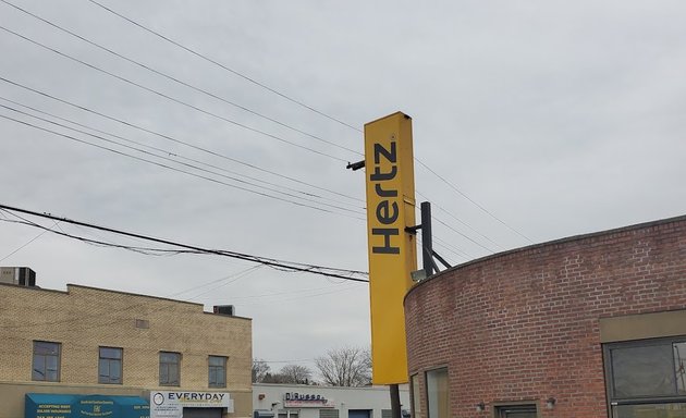 Photo of Hertz Car Rental - Middle Village - Metropolitan Avenue HLE