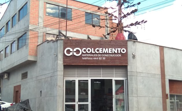 Foto de COLCEMENTO, distribuidora de materiales de construcción