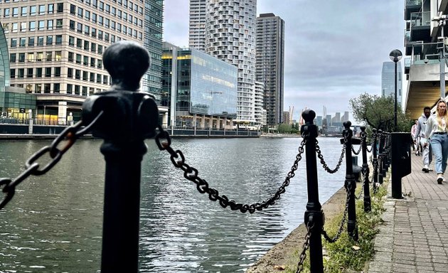 Photo of Gardeners Canary Wharf .